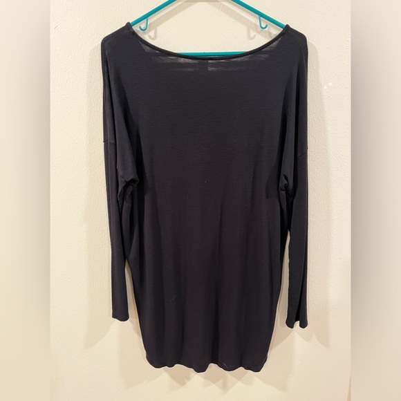 Old navy top - Picture 2 of 4